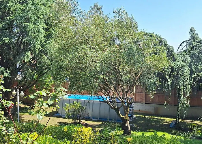 Affittacamere Lé Luquentia, Demeure De Charme, Piscine, Grand Jardin, Spa, Billard