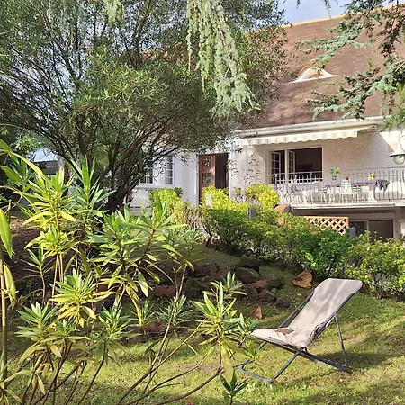 Πανσιόν La Tourelle, Demeure De Charme, Piscine, Billard, Grand Jardin