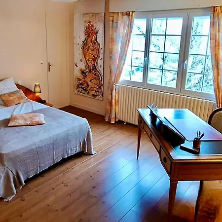 Πανσιόν La Tourelle, Demeure De Charme, Piscine, Billard, Grand Jardin